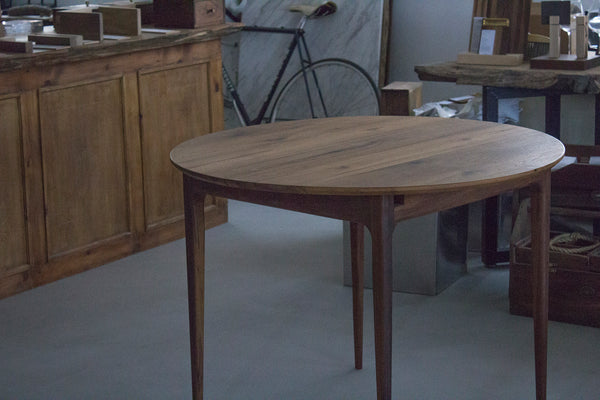 Extendable Round Table