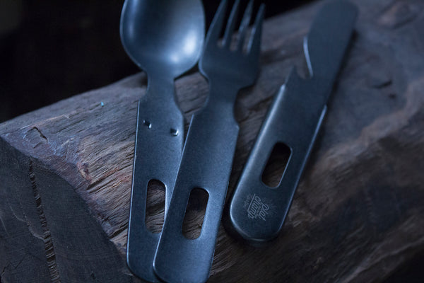 Vintage　Eight　Cutlery　Twenty　Set　–　One　From